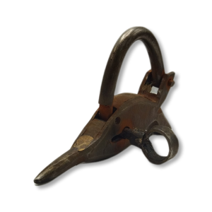 antiqued steel lock fish design  - code:1000099
