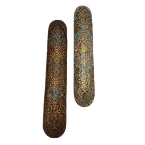 Pen case made of papier-mâché with Tazhib and Eslimi design – Code 1020176